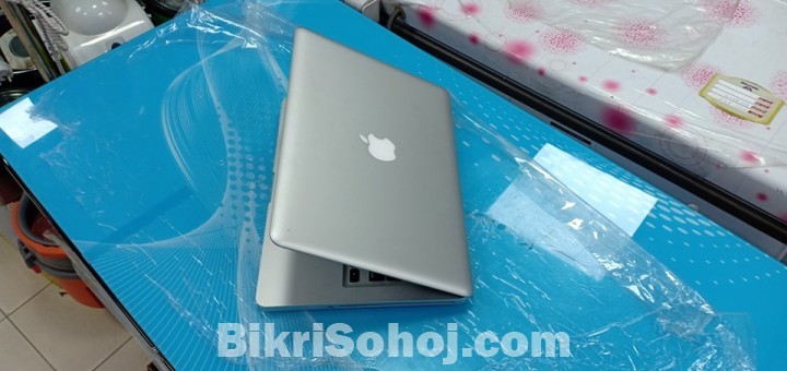 MacBook pro Mid 2012